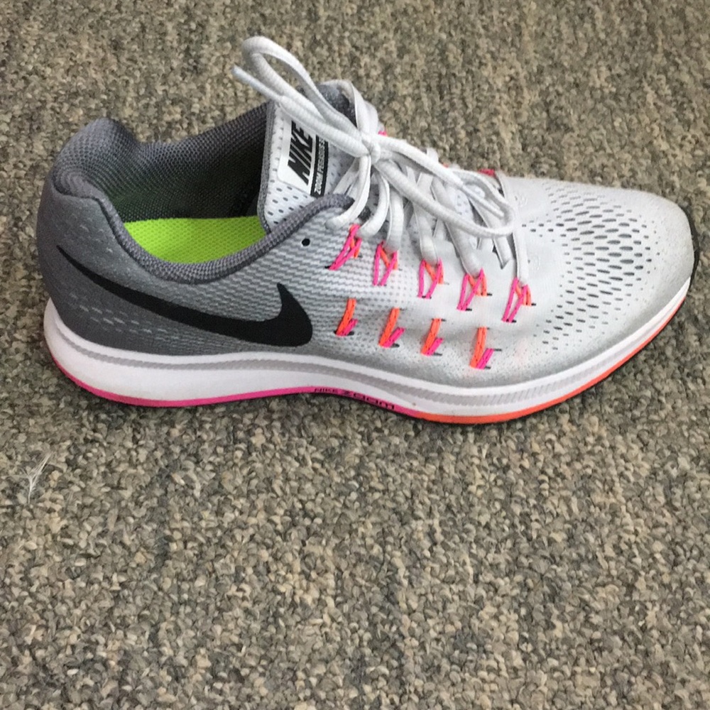 Nike Zoom Pegasus 33 size 8.5